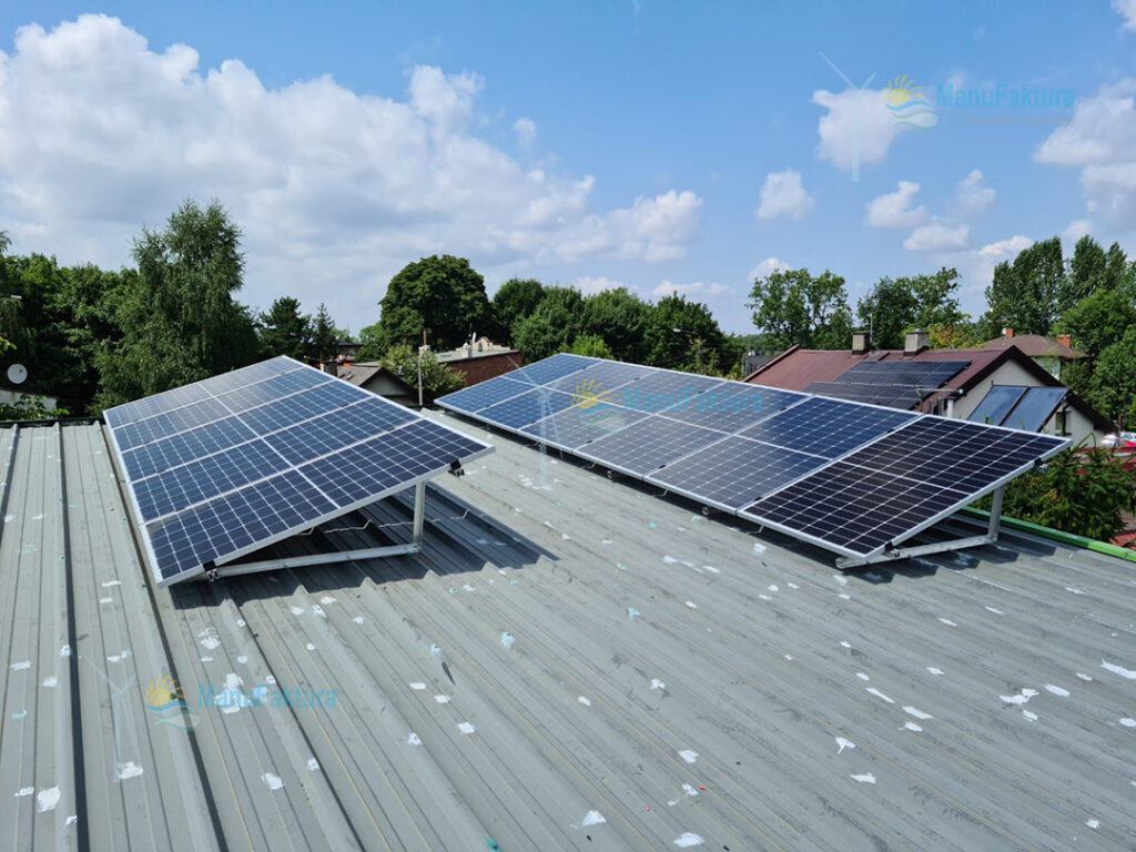 Fotowoltaika Katowice 4,4 kWp - instalacja paneli słonecznych na dachu krytym blachą falistą system typu ekierka