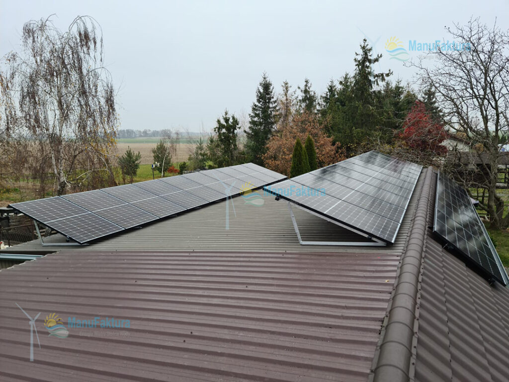 Fotowoltaika Walce 9,9 kWp - instalacja paneli fotowoltaicznych na dachu krytym blachą falistą