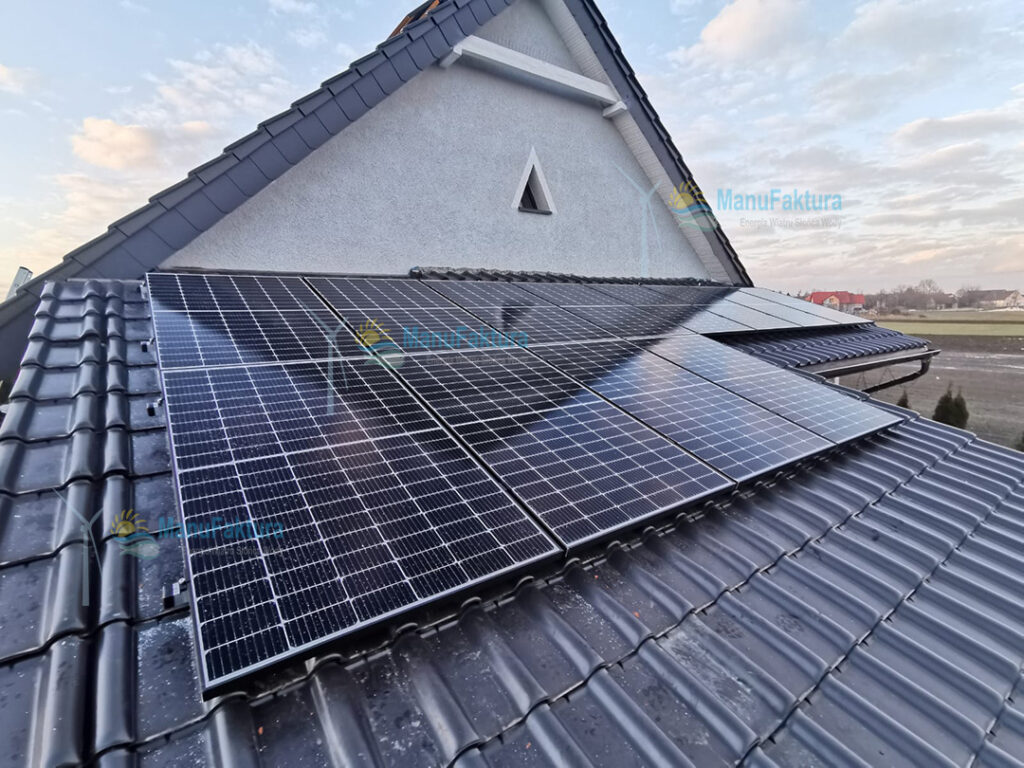 Fotowoltaika Chróścina Opolska 9,88 kWp - montaż paneli słonecznych na zadaszeniu tarasu