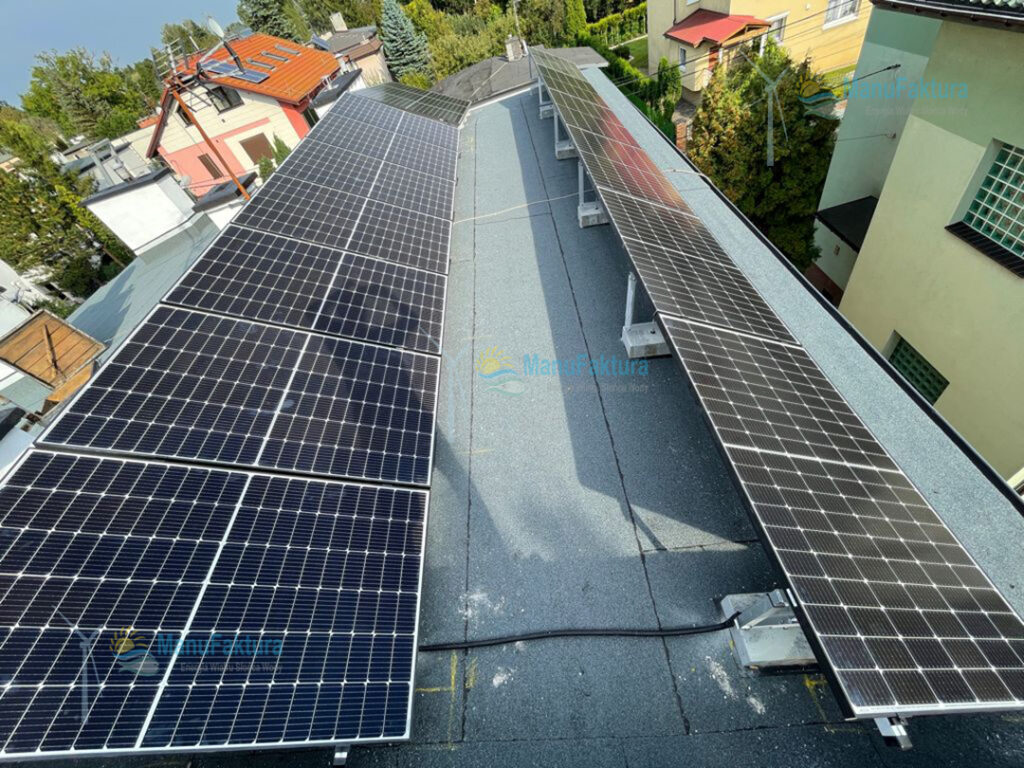 Fotowoltaika Katowice montaż paneli słonecznych na dachu w domu jednorodzinnym