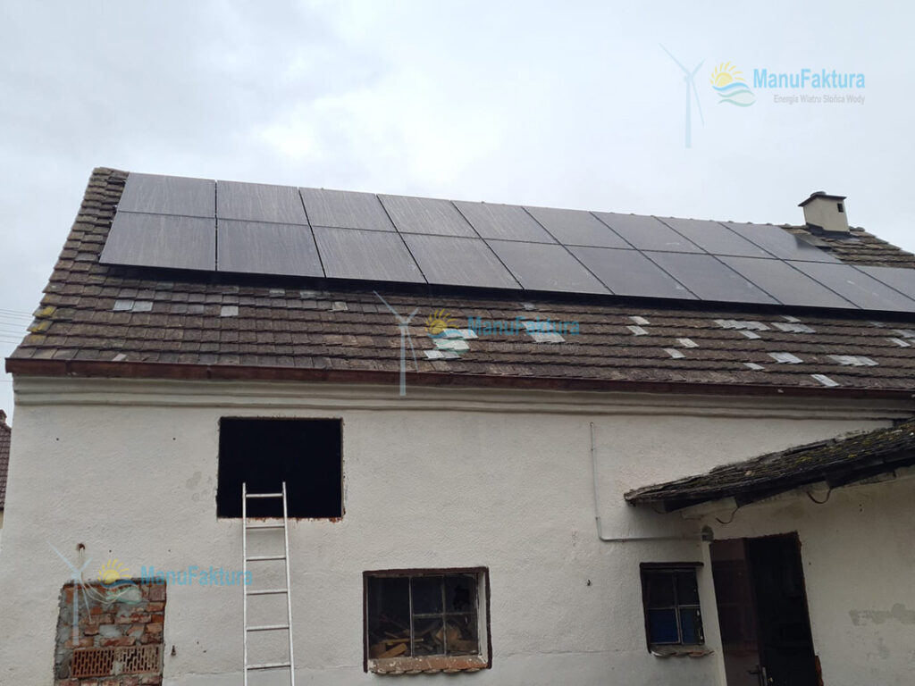Fotowoltaika Opole 7 kWp - instalacja paneli słonecznych na starym dachu krytym dachówką cementową