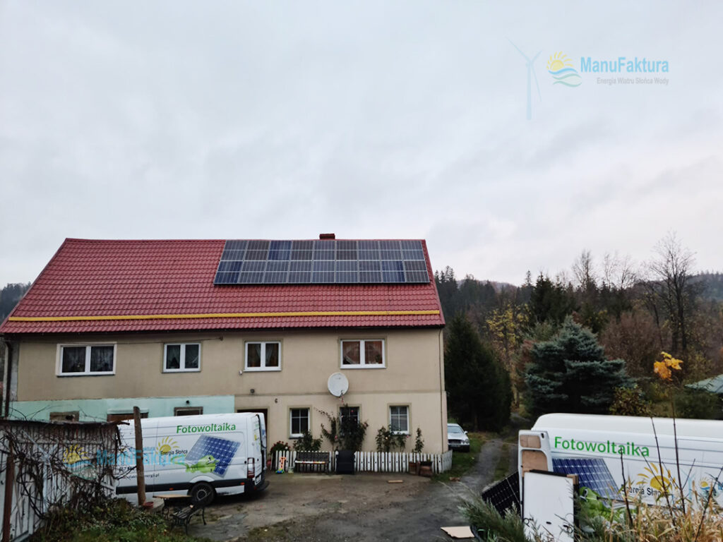 Fotowoltaika Jelenia Góra 9,90 kWp - montaż fotowoltaiki na dachu domu wielorodzinnego