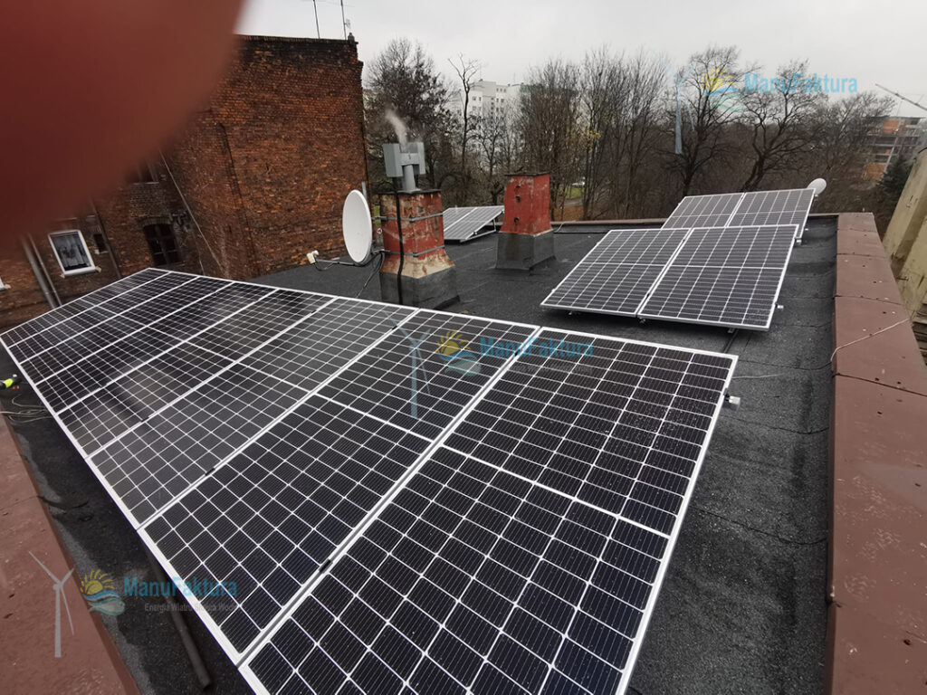 Fotowoltaika Zabrze 6,3 kWp - instalacja paneli słonecznych na dachu płaskim krytym papą bitumiczną