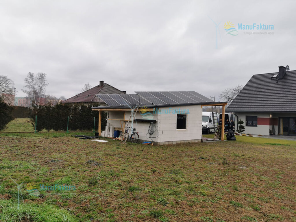 Fotowoltaika Łambinowice 5 kWp - instalacja paneli słonecznych na budynku gospodarczym