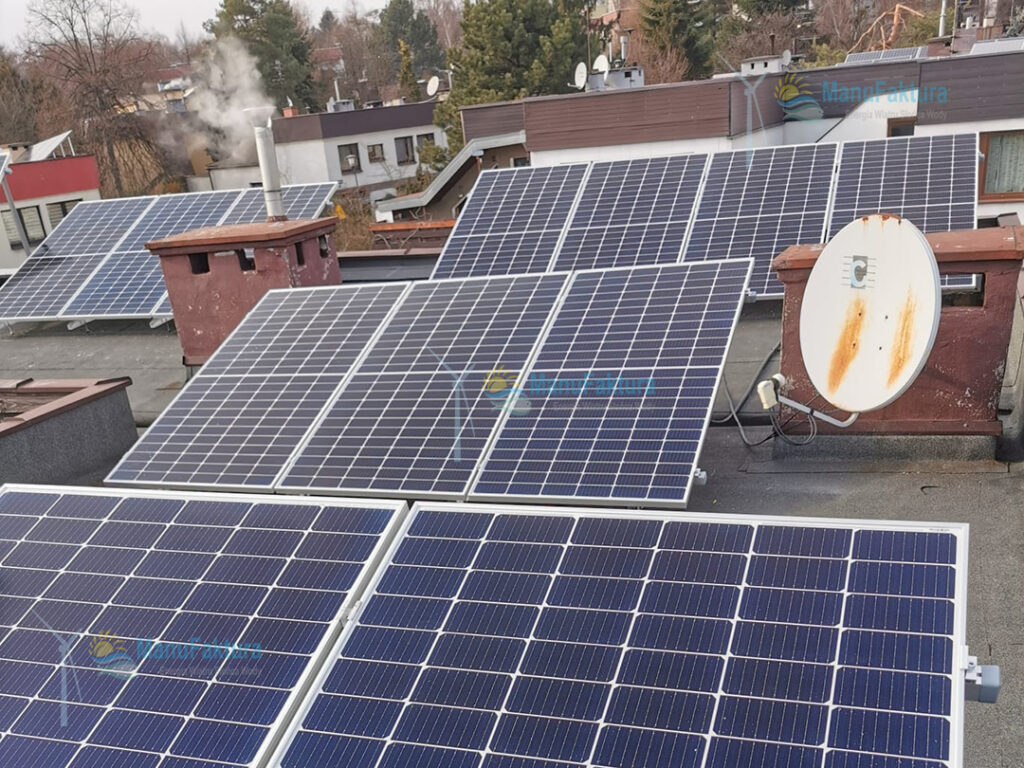 Fotowoltaika Katowice 8 kWp - panele słoneczne na dachu płaskim system typu ekierka