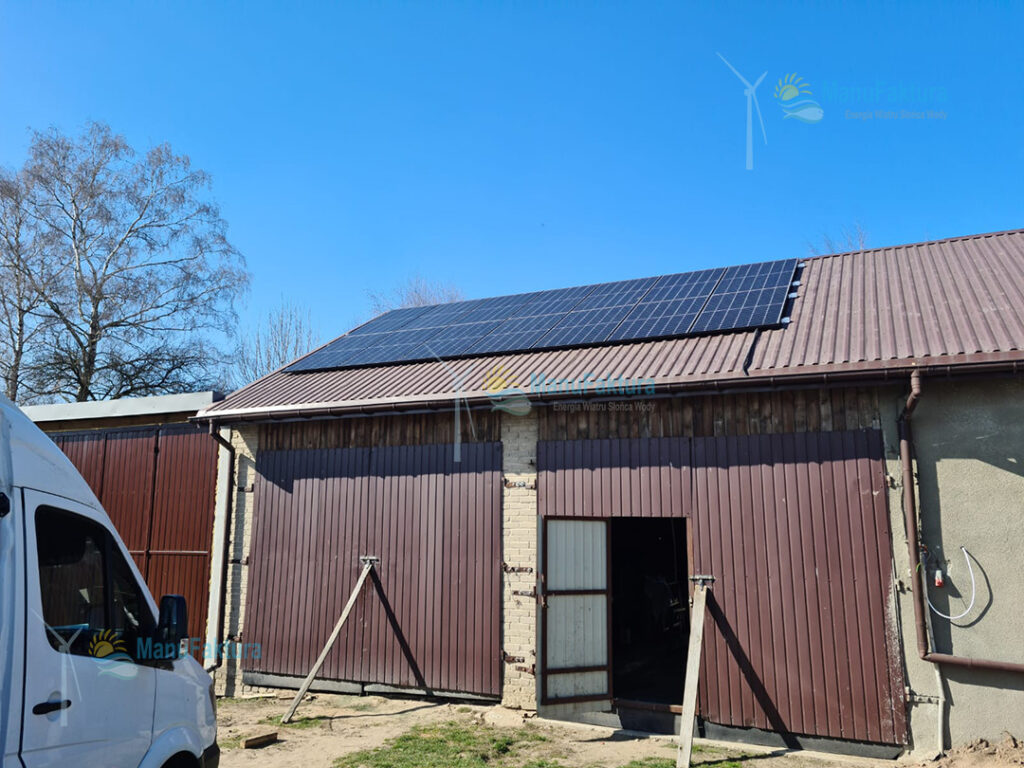 Fotowoltaika Pajeczno 6 kWp - panele słoneczne na dachu garażu
