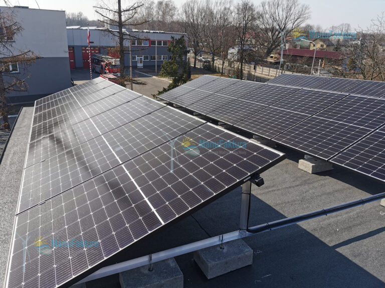 Fotowoltaika Katowice 8 kWp - panele słoneczne na dachu płaskim krytym papą montaż systemu balastowego