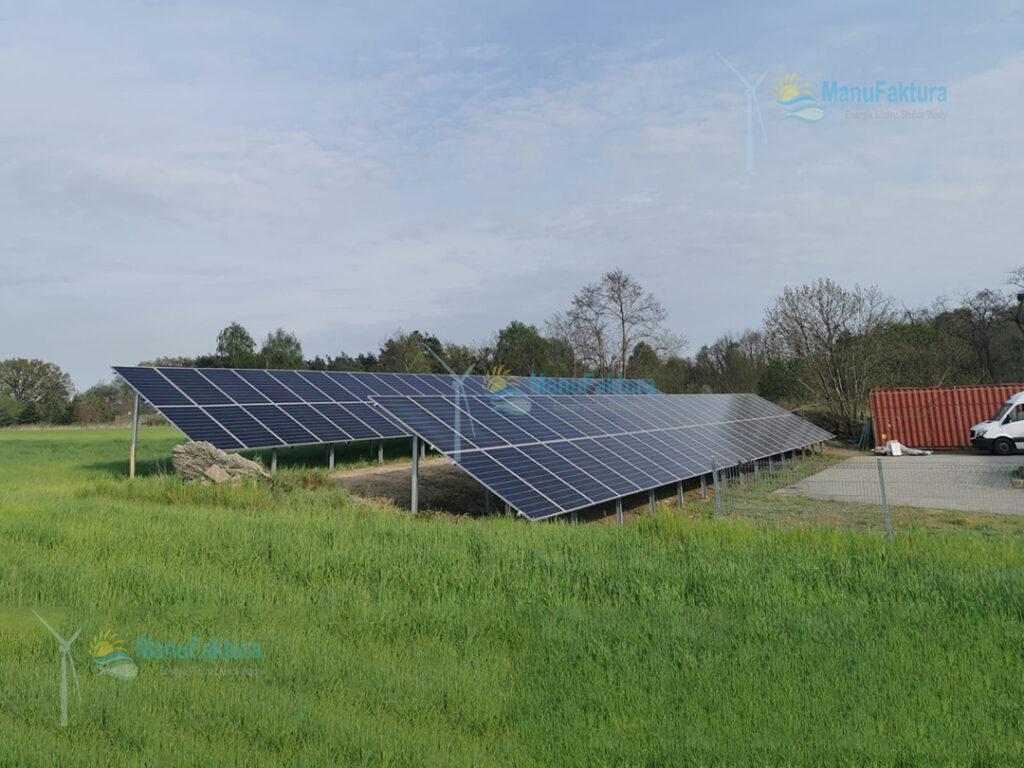Panele słoneczne o mocy 50 kWp do zasilania budynku firmy w Opolu.