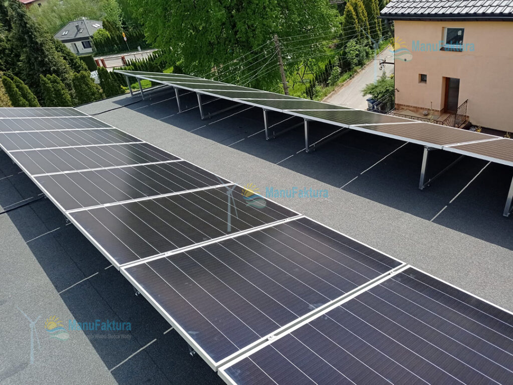 Fotowoltaika Bielsko-Biała 9 kWp Solaredge - instalacja paneli słonecznych na dachu płaskim krytym papą system ekierka