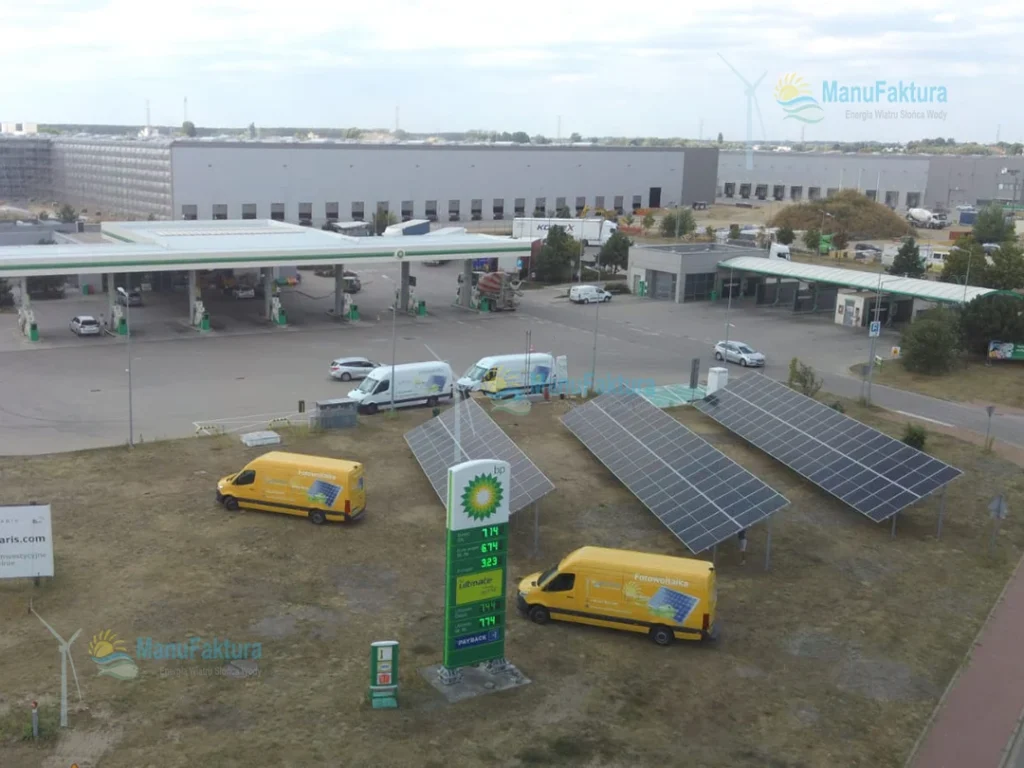 Fotowoltaika Poznań - instalacja paneli słonecznych do zasilania stacji paliw BP