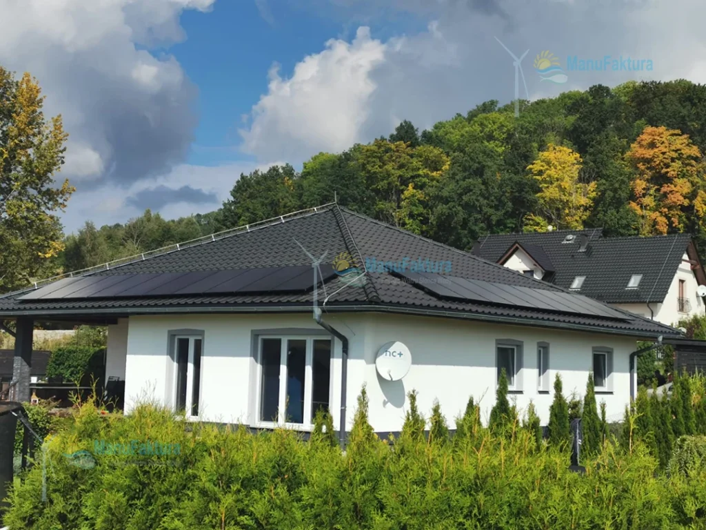 Fotowoltaika Dziwiszów 8 kWp Solaredge dolnośląskie - instalacja paneli słonecznych na dachu kopertowym