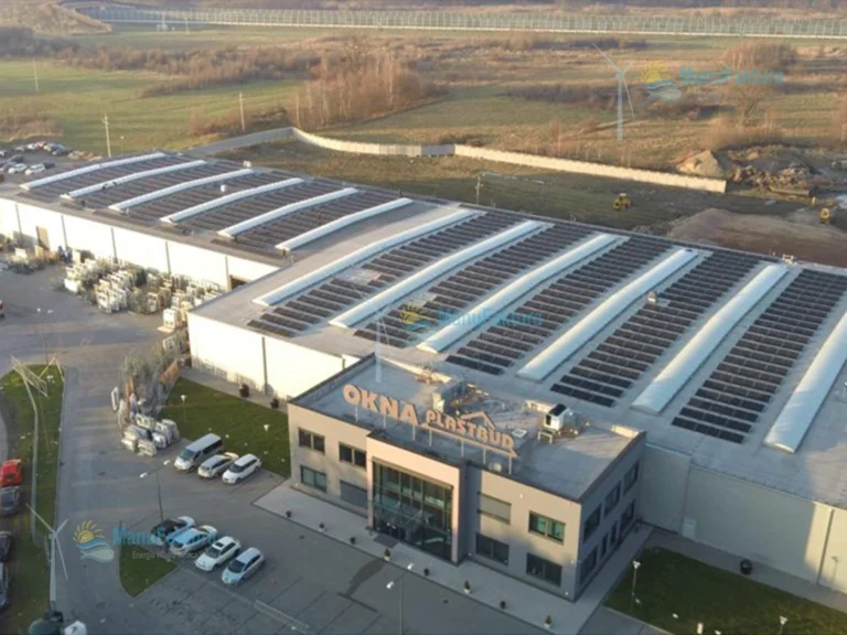 Fotowoltaika Damienice 300 kWp - pod wol taika na dachu budynku produkcyjnego fabryki okien Plastbud