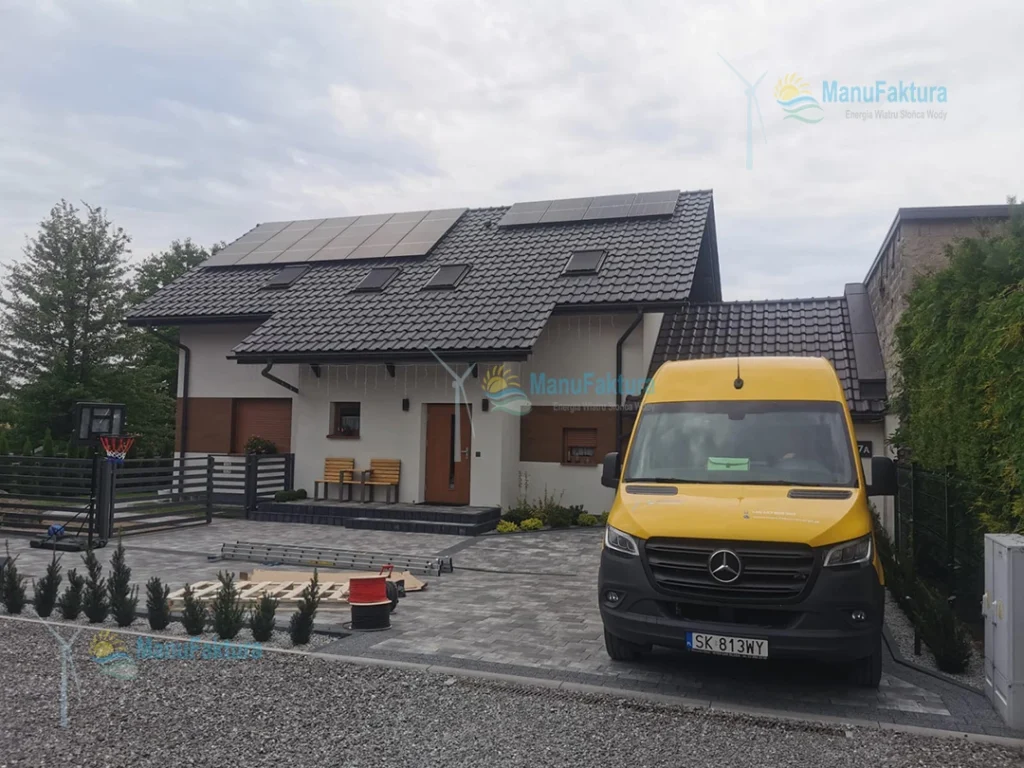 Fotowoltaika Kobiór 6,70 kWp montaż paneli słonecznych na dachu domu jednorodzinnego panele typu full back