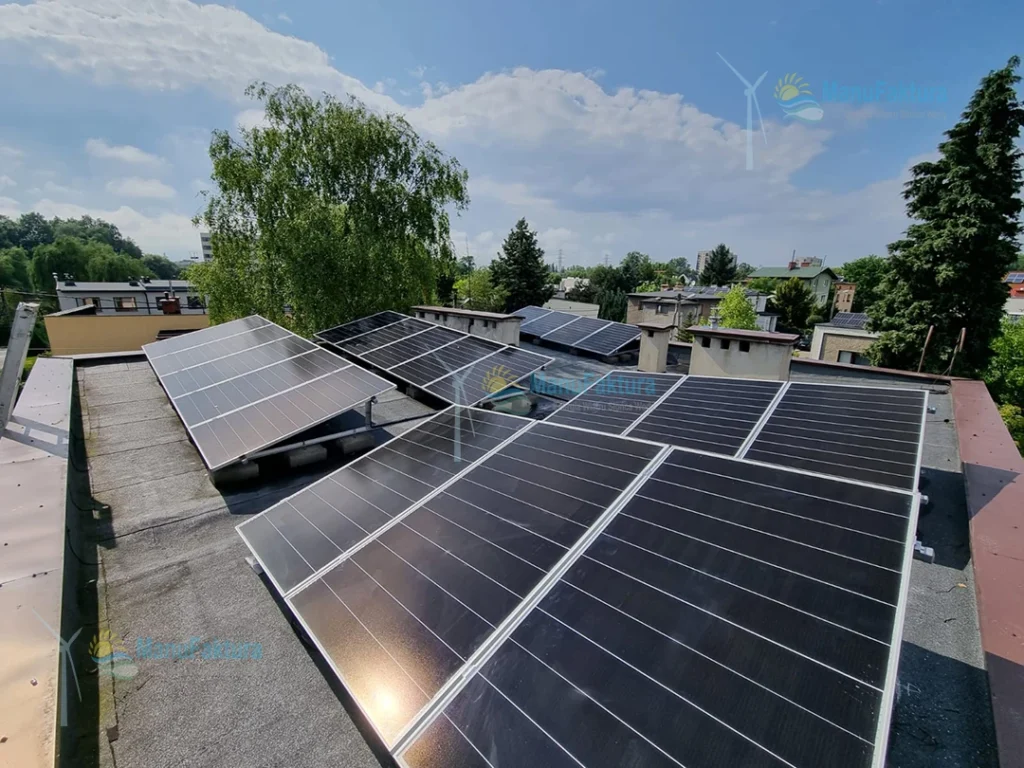 Fotowoltaika Katowice 9,90 kWp montaż paneli słonecznych na dachu płaskim typu stropodach