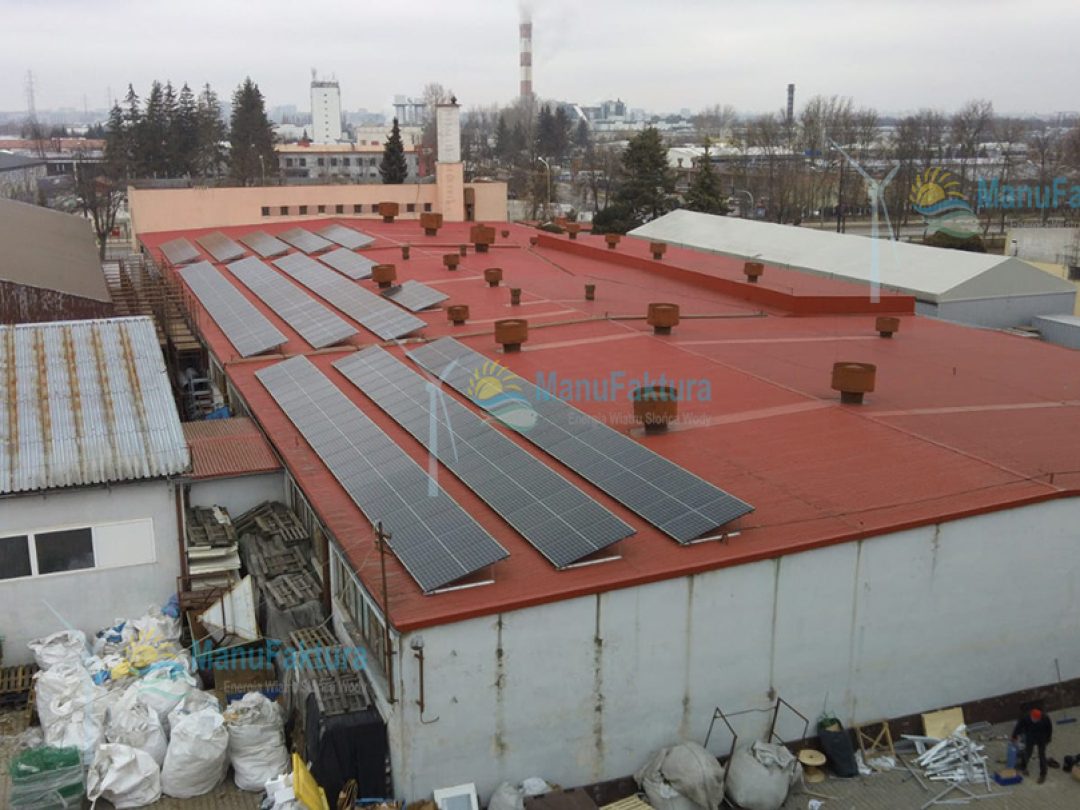 Fotowoltaika Lublin - instalacja fotowoltaiki o mocy 82 kWp - montaż na dachu budynku firmy produkcyjnej