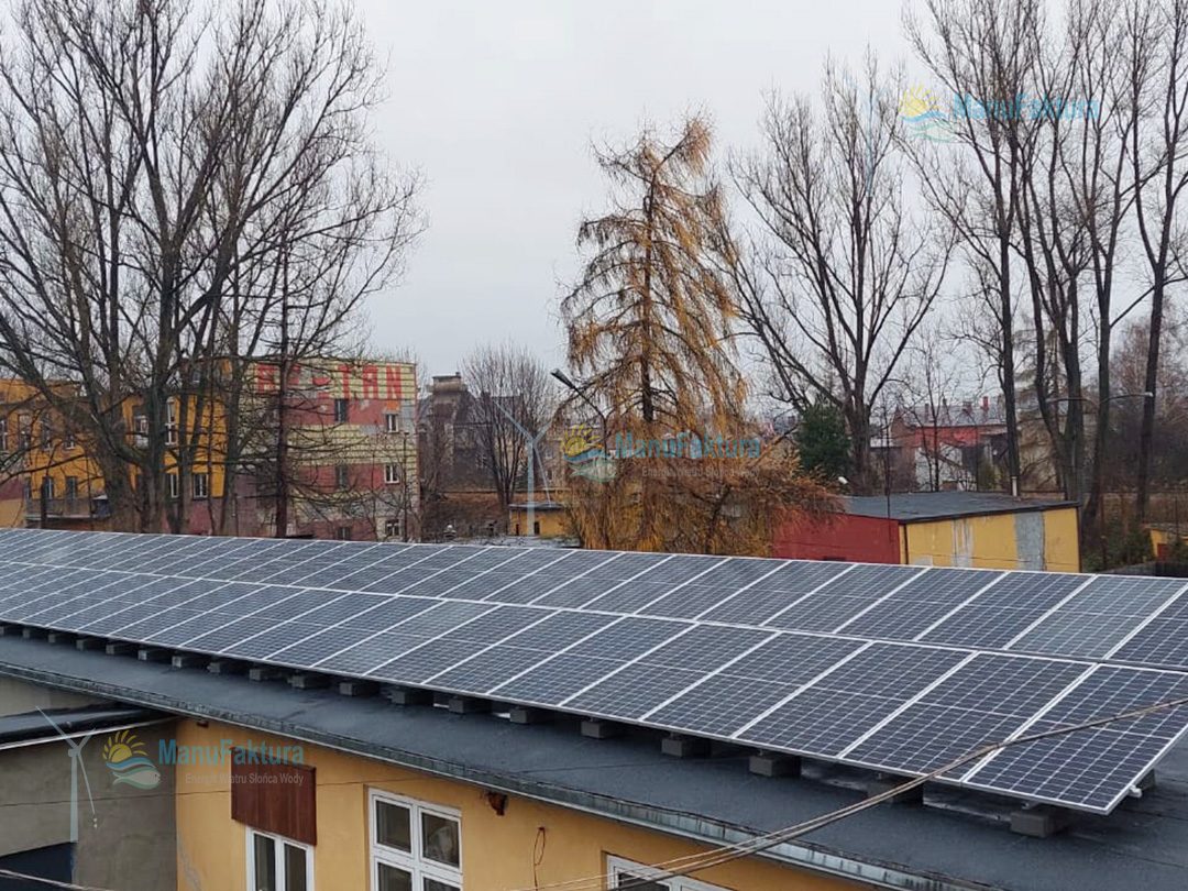 Fotowoltaika Żywiec 30 kWp - Panele słoneczne montaż na dachu budynku firmy w Żywcu na Śląsku